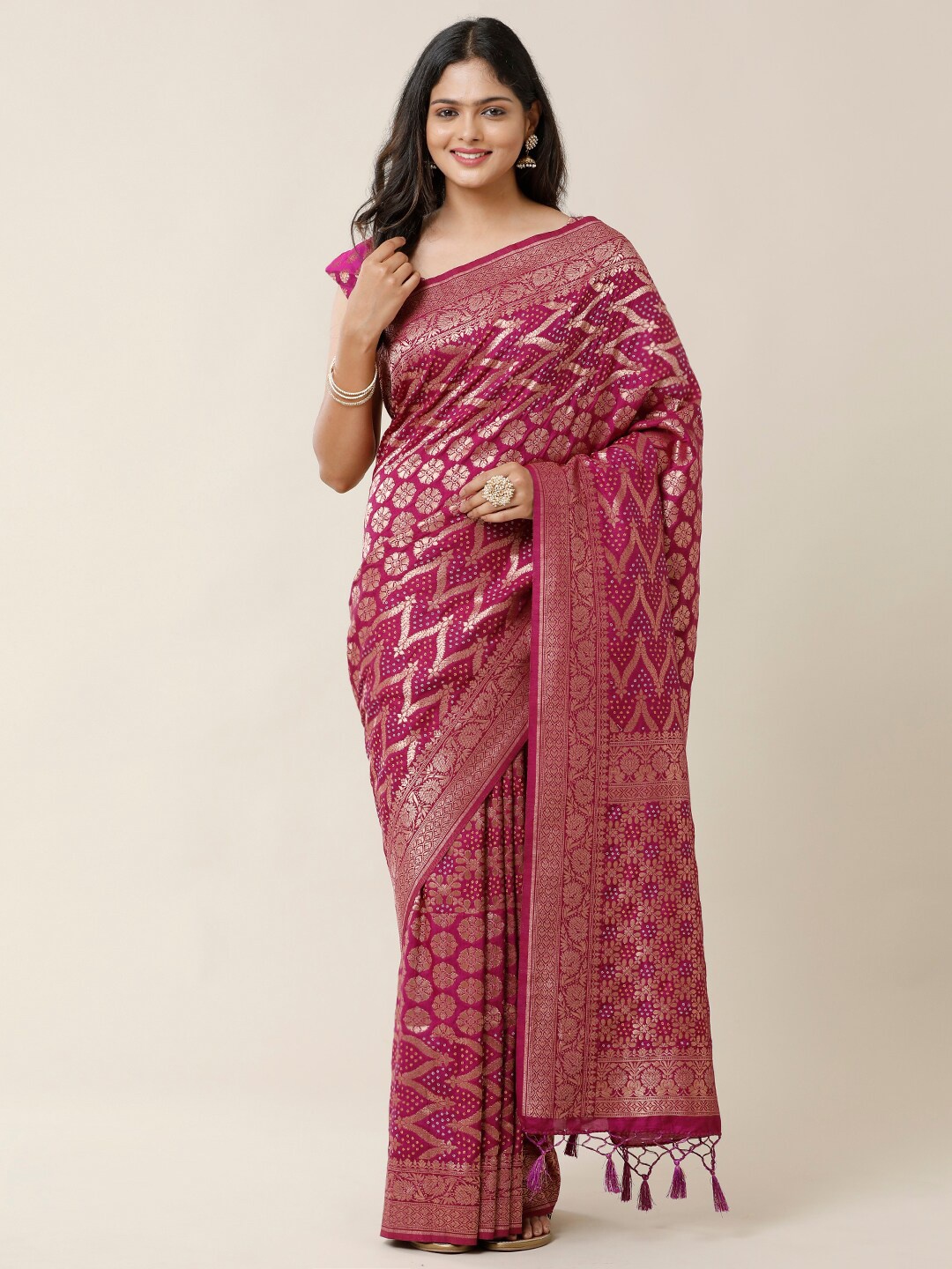 

SAMITTE Magenta & Gold-Toned Woven Design Zari Bandhani Saree