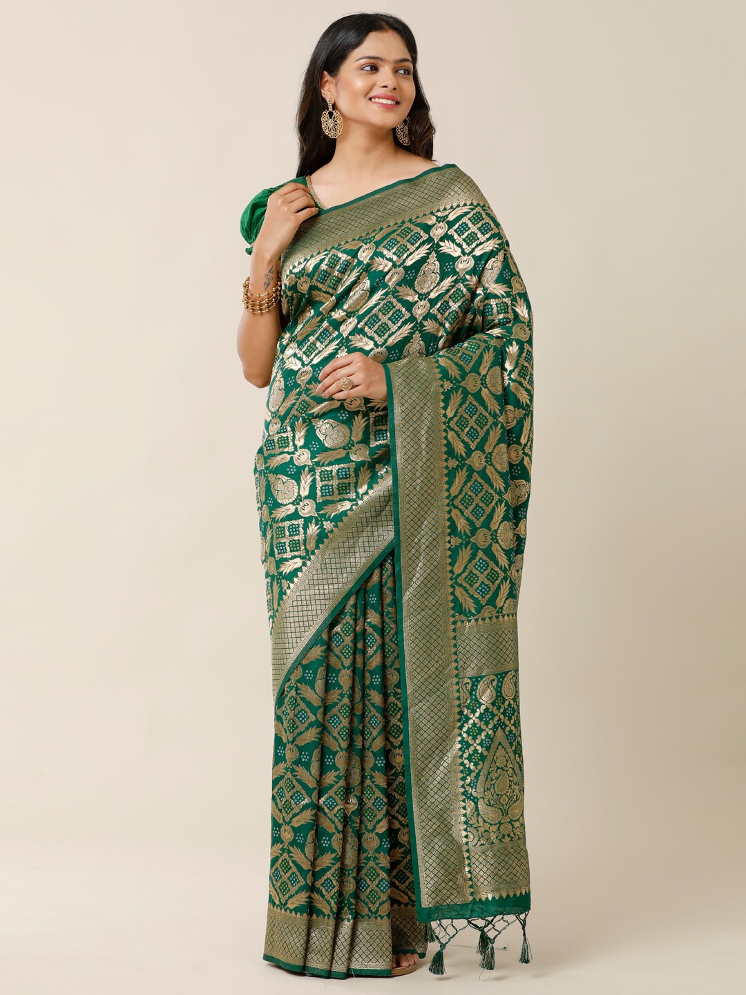 

SAMITTE Green & Gold-Toned Ethnic Motifs Zari Bandhani Saree