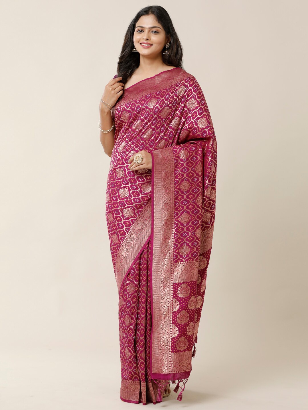 

SAMITTE Magenta & Gold-Toned Ethnic Motifs Zari Bandhani Saree