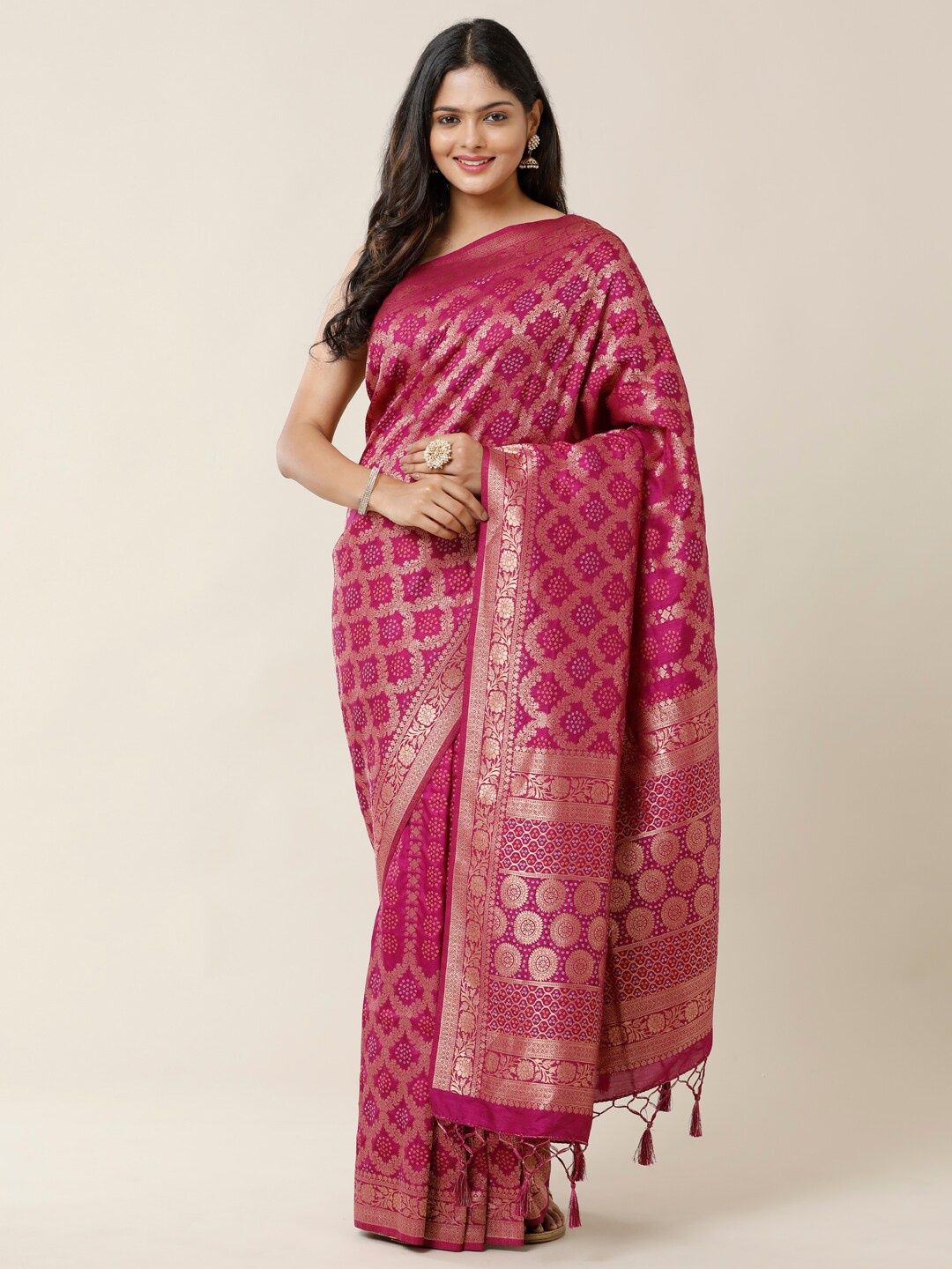 

SAMITTE Magenta & Gold-Toned Zari Bandhani Saree