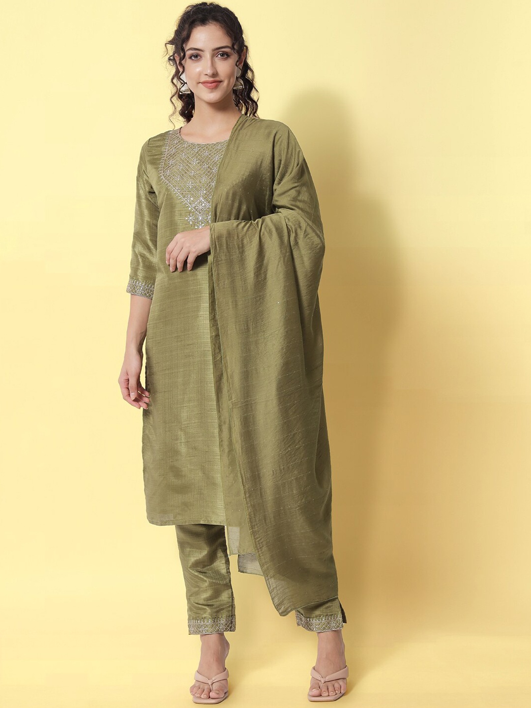 

VredeVogel Women Olive Green Ethnic Motifs Yoke Design Kurta with Trousers & With Dupatta