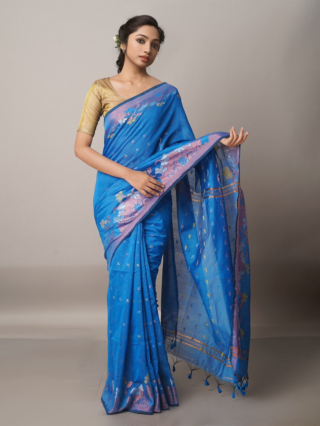 

Unnati Silks Blue & Silver-Toned Zari Silk Cotton Jamdani Saree