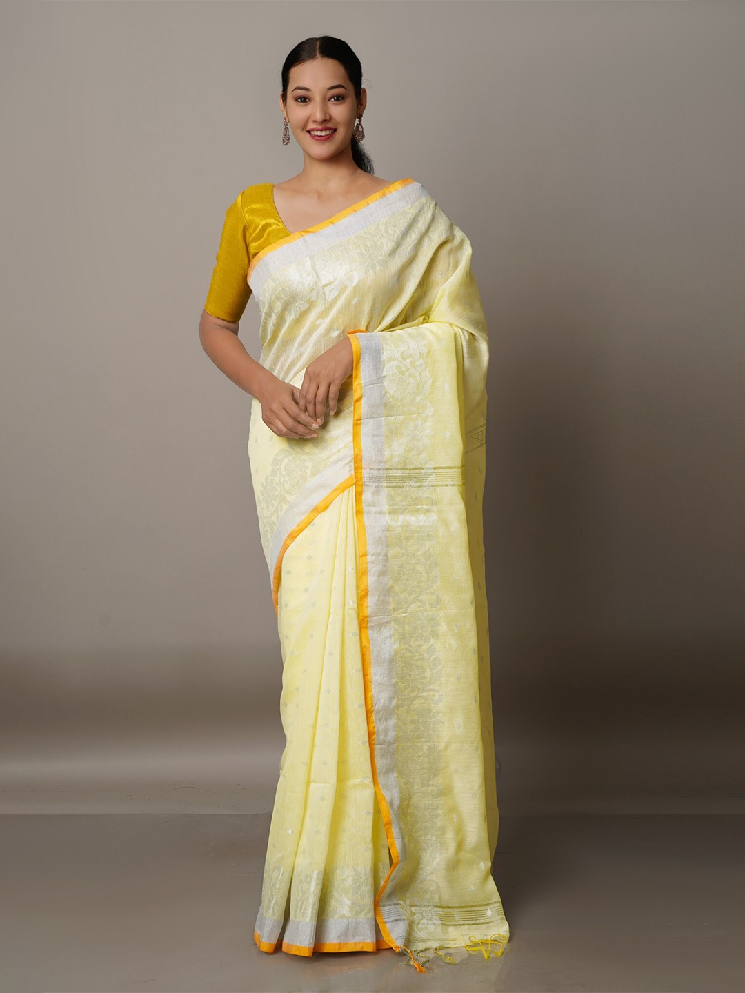 

Unnati Silks Cream-Coloured & Silver-Toned Woven Design Handloom Jamdani Saree