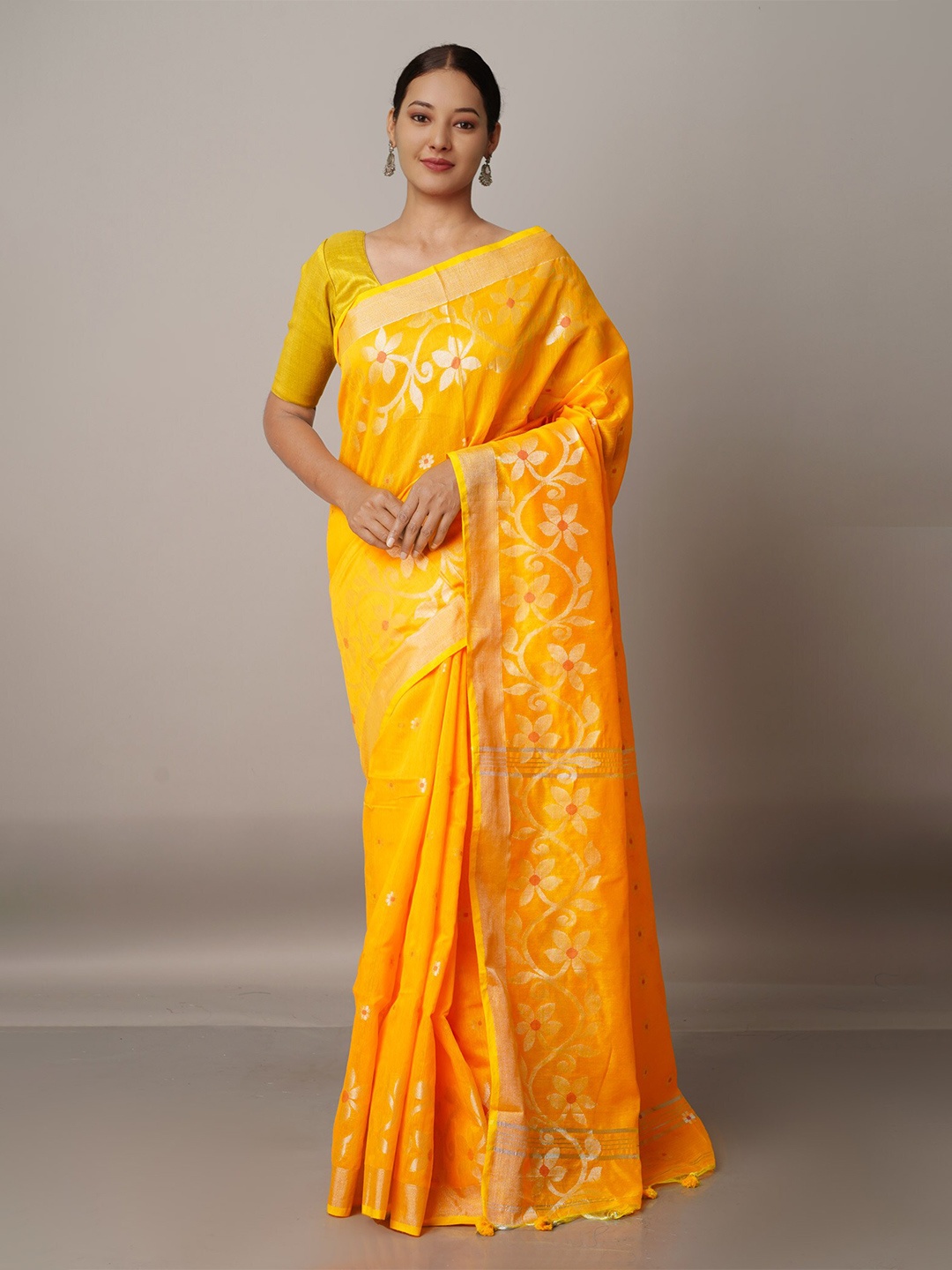 

Unnati Silks Yellow & Silver-Toned Woven Design Handloom Jamdani Saree