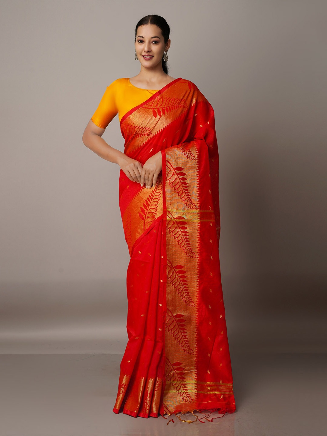 

Unnati Silks Red & Gold-Toned Woven Design Handloom Jamdani Saree