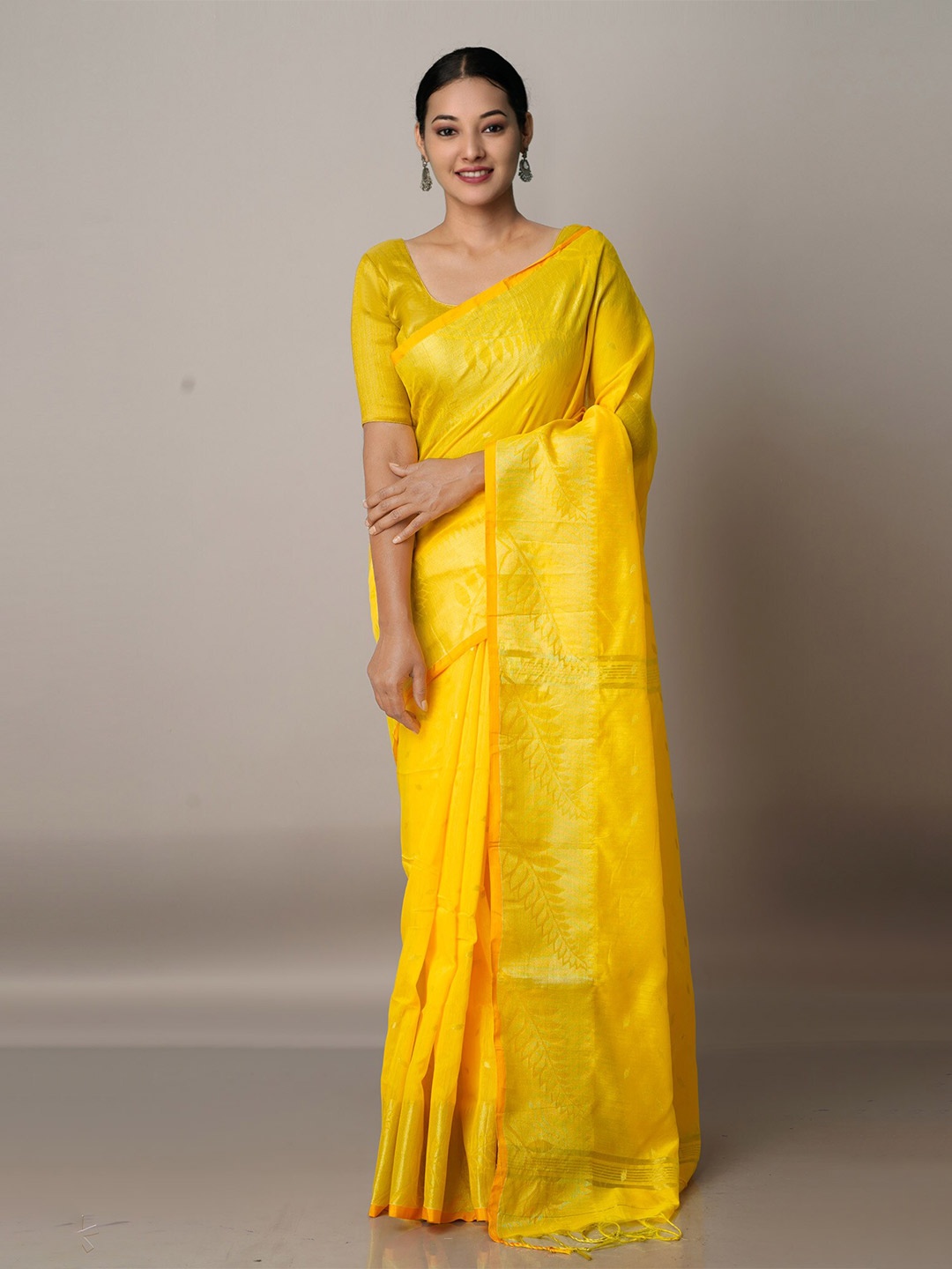 

Unnati Silks Yellow & Gold-Toned Woven Design Handloom Jamdani Saree