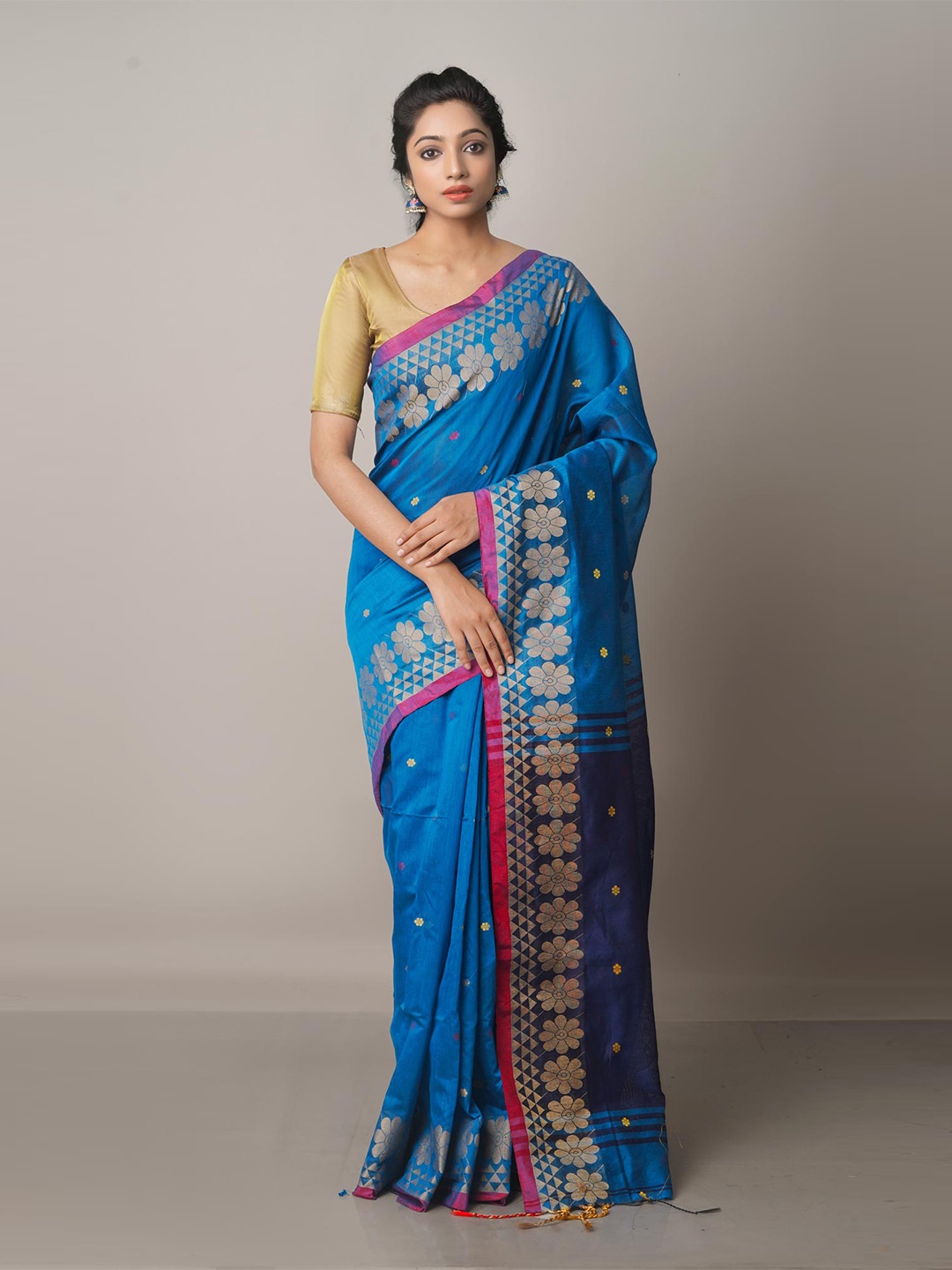 

Unnati Silks Blue & Red Floral Zari Silk Cotton Handloom Jamdani Saree