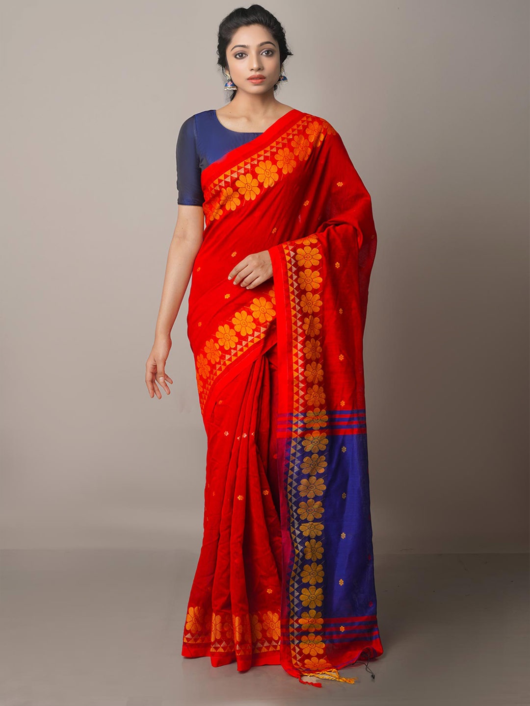 

Unnati Silks Red & Blue Floral Zari Silk Cotton Handloom Jamdani Saree