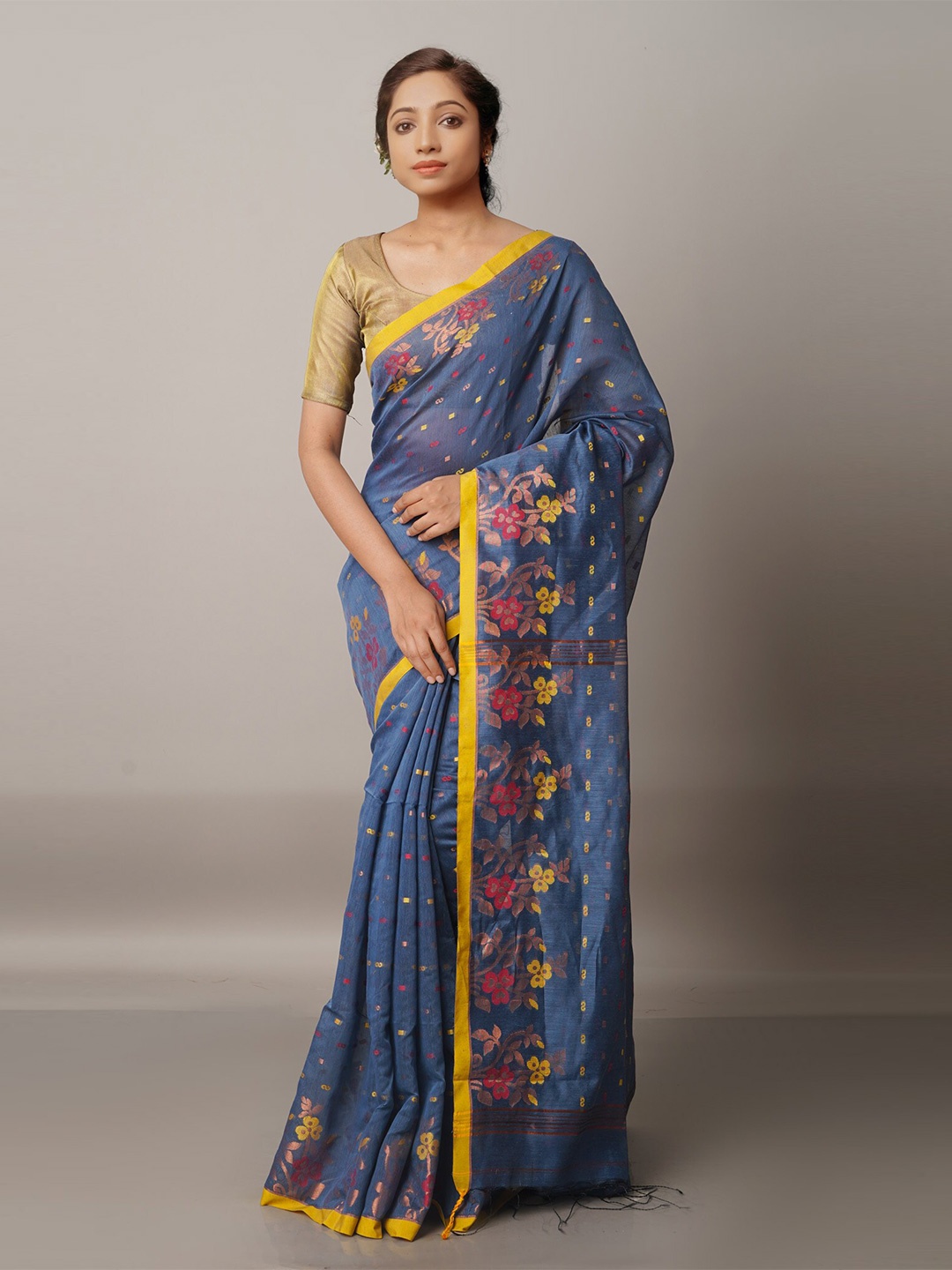 

Unnati Silks Charcoal & Red Floral Zari Silk Cotton Handloom Jamdani Saree