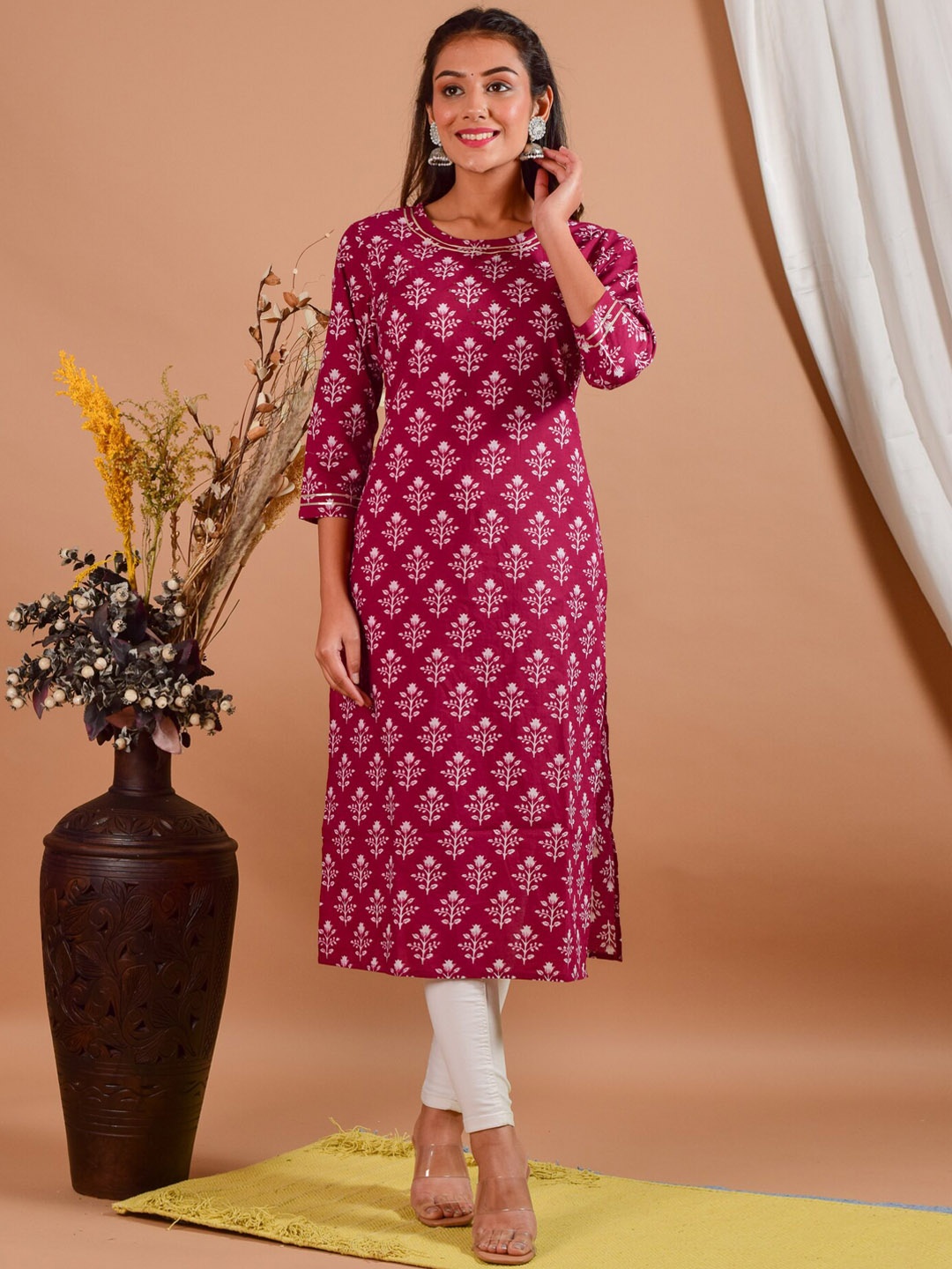 

Maaesa Straight Ethnic Motifs Printed Regular Kurta, Red