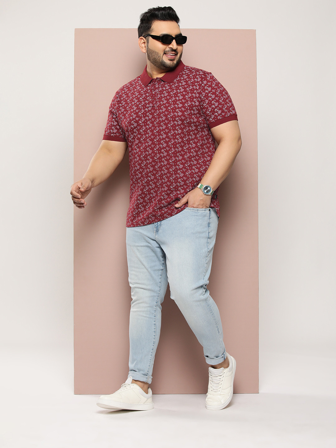 

Sztori Plus Size Floral Print Polo Collar Pure Cotton T-shirt, Maroon