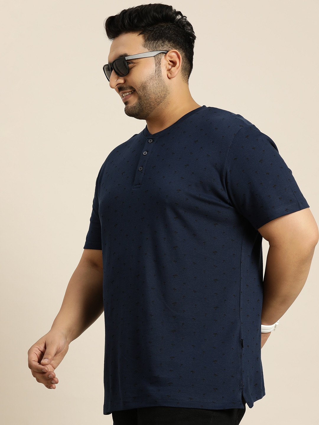 

Sztori Plus Size Floral Printed Pure Cotton T-shirt, Navy blue