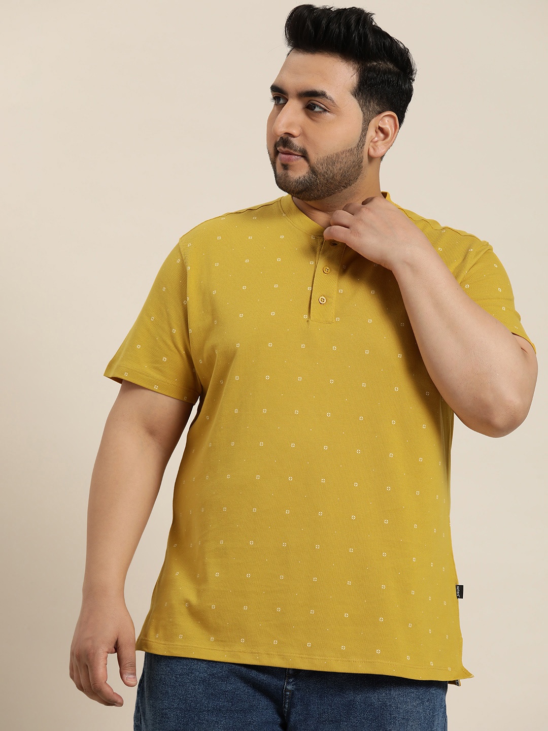 

Sztori Men Plus Size Geometric Print Pure Cotton T-shirt, Mustard