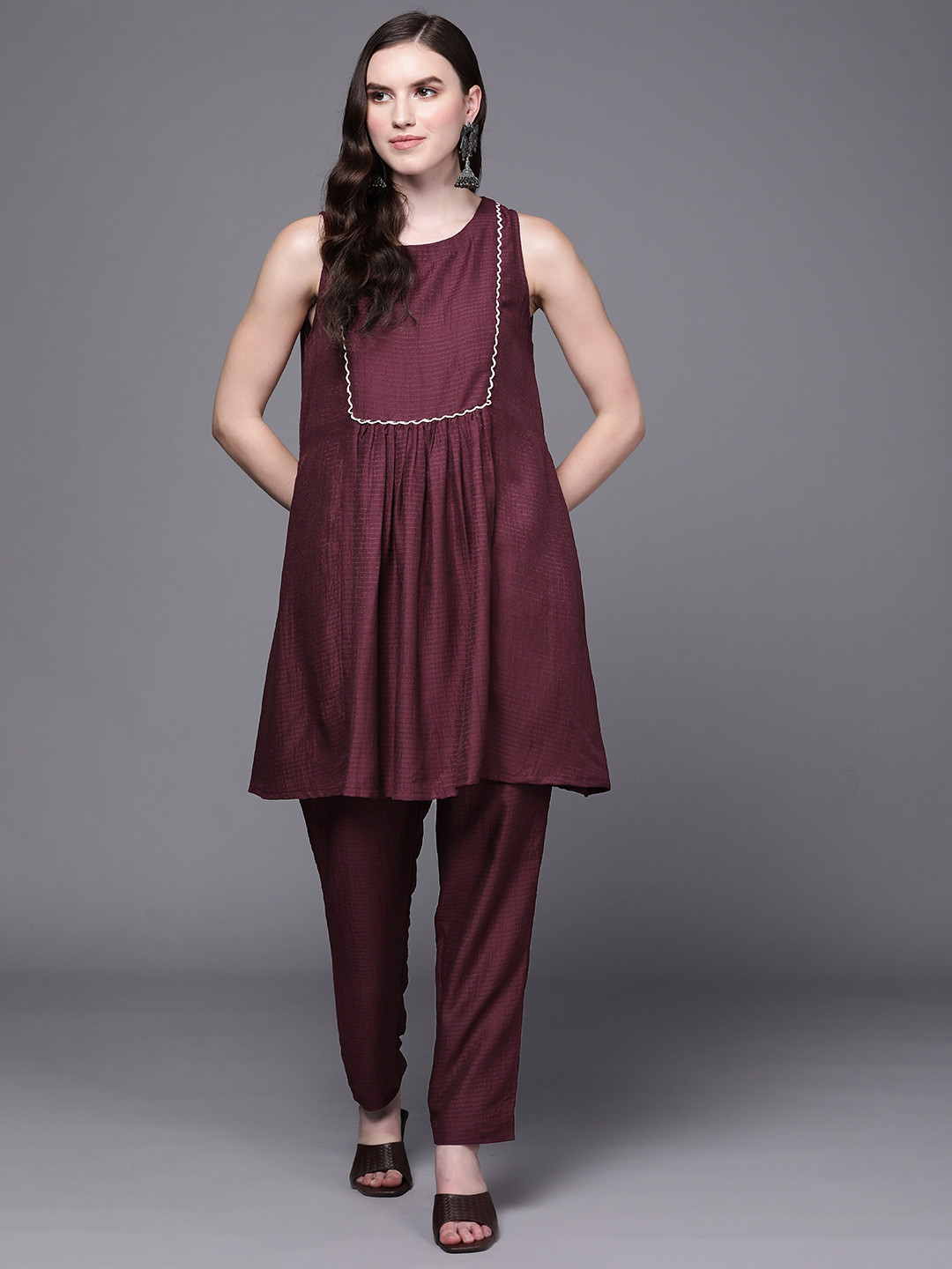 

MASSTANI BY INDDUS Women Burgundy Self Design Kurti with Trousers