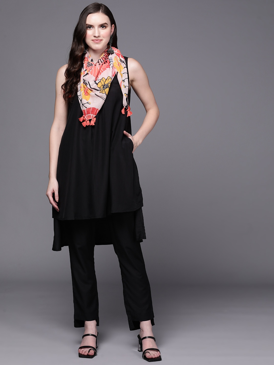 

MASSTANI BY INDDUS Women Black Kurta with Trousers & Stole