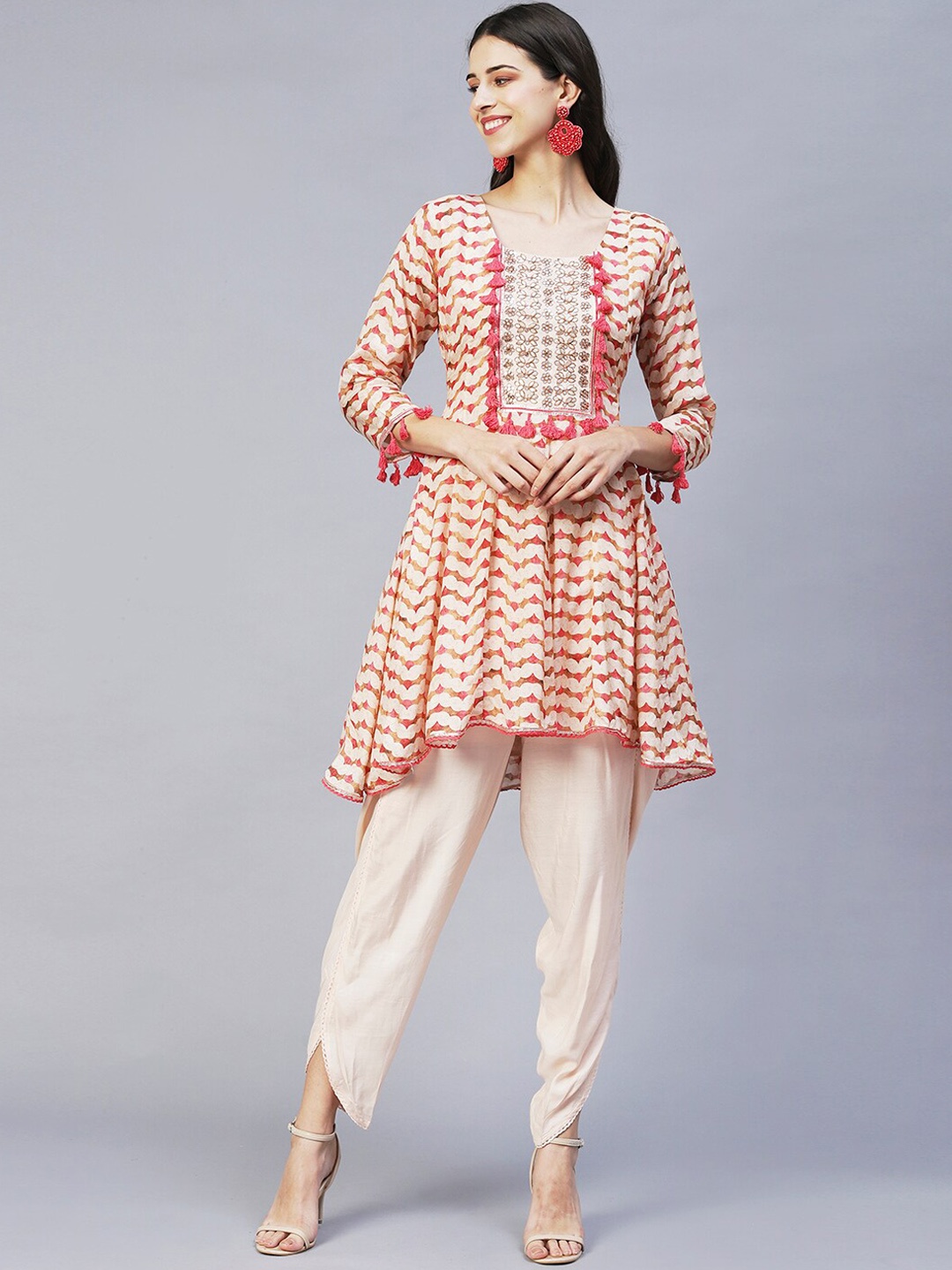 

FASHOR Women Pink Ethnic Motifs Embroidered Gotta Patti Kurta with Dhoti Pants