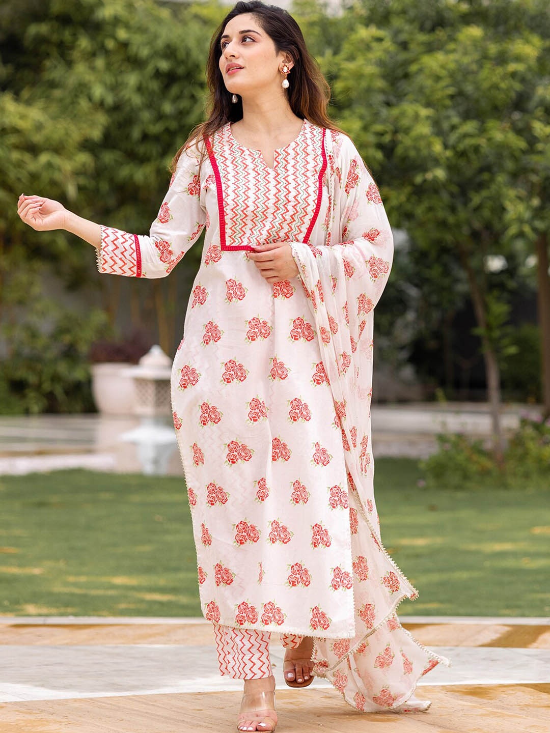 

Ambraee Women White Floral Printed Gotta Patti Kurta with Salwar & Dupatta