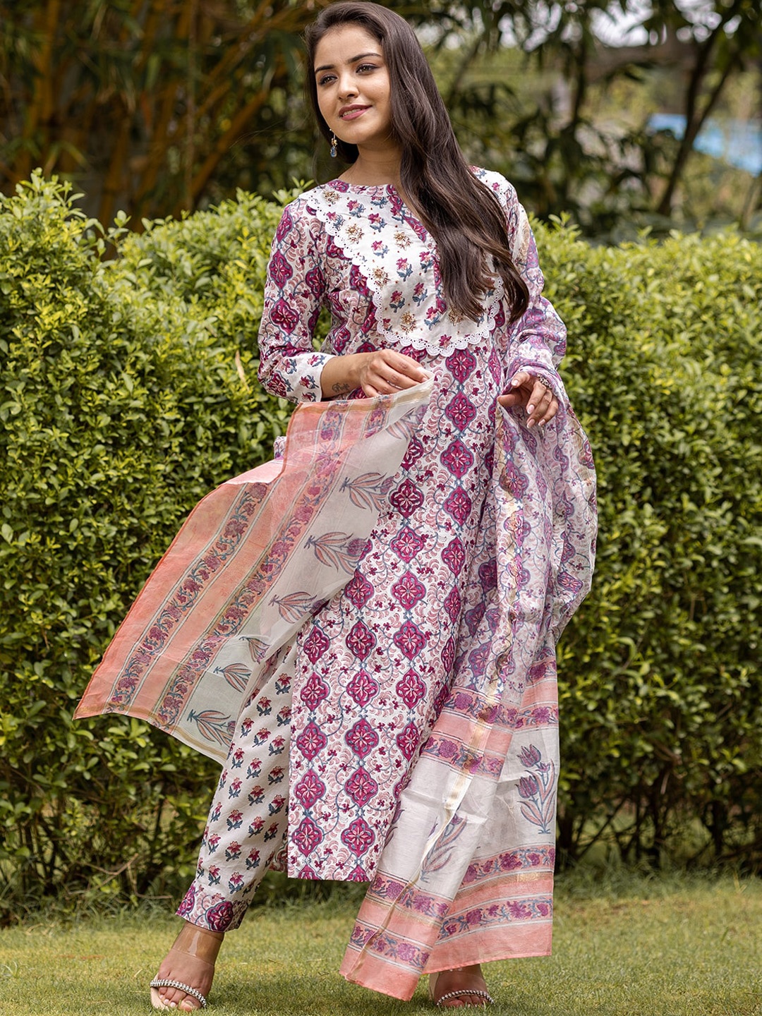 

Ambraee Women White Floral Printed Beads and Stones Kurta with Salwar & Dupatta