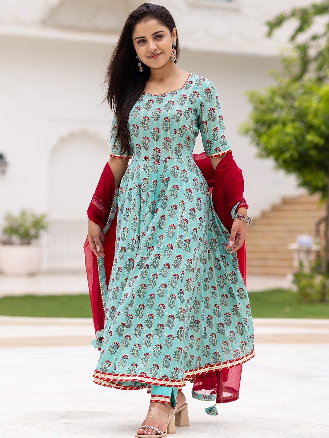 

Ambraee Women Blue Floral Printed Kurta with Trousers With Dupatta