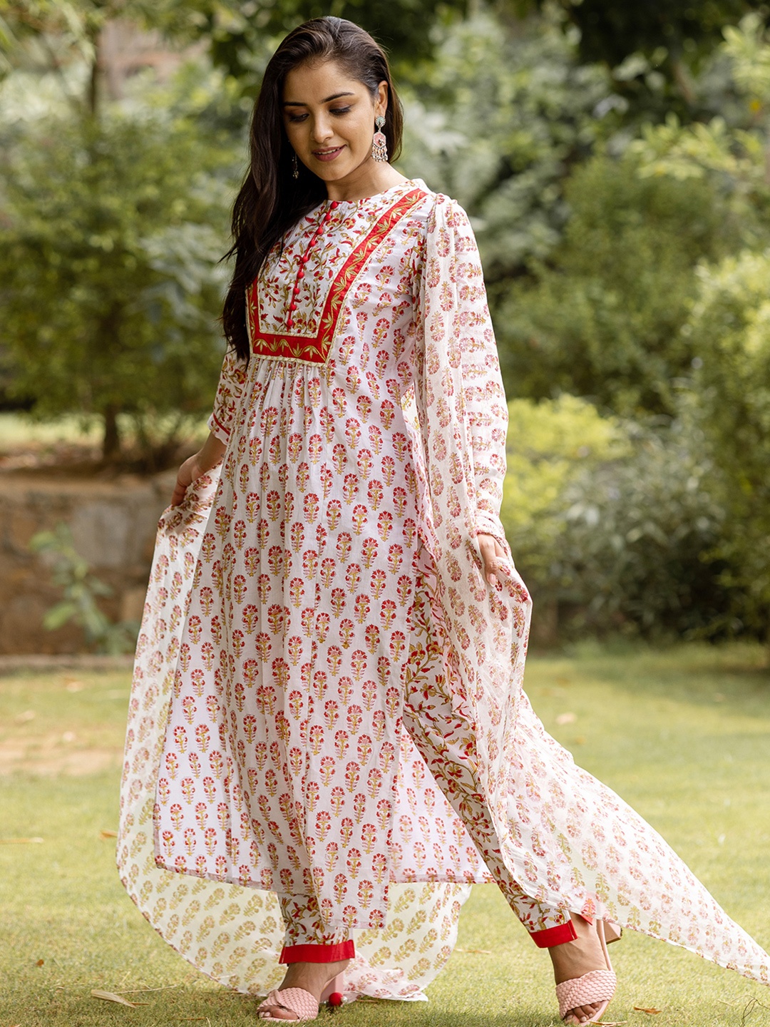 

Ambraee Women White Floral Yoke Design Kurta with Trousers & Dupatta