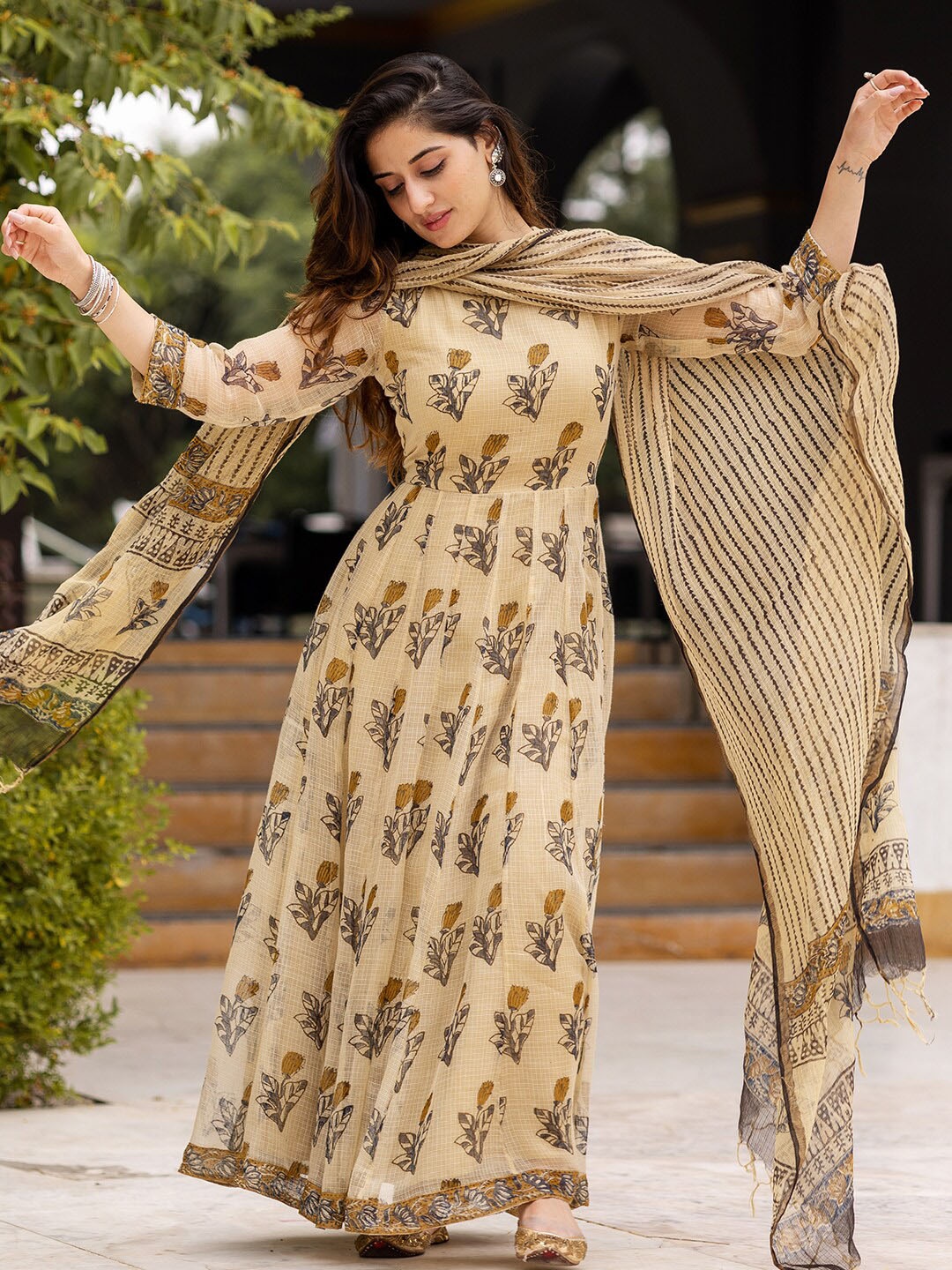 

Ambraee Women Beige Floral Printed Kurta with Trouser With Dupatta