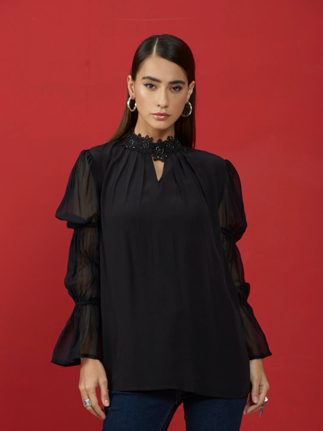 

Style Island Black Keyhole Neck Top