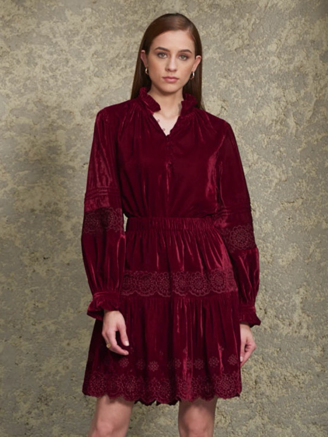 

Style Island Maroon Mandarin Collar Velvet Top