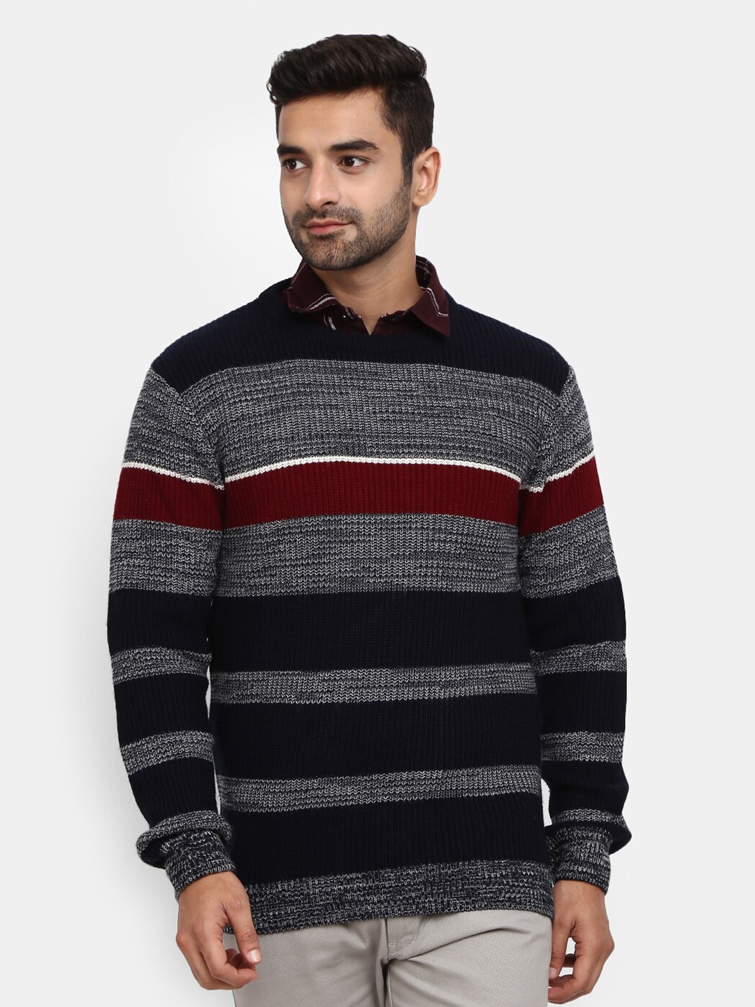 

V-Mart Men Grey Striped Fleece Sweatshirt