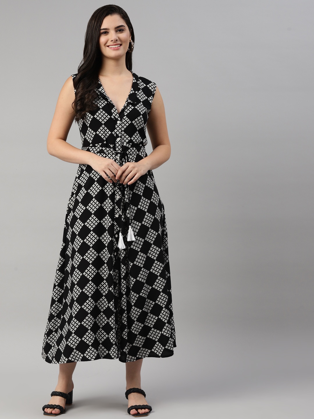

HERE&NOW Women Black & White Printed Midi Ethnic Dresses