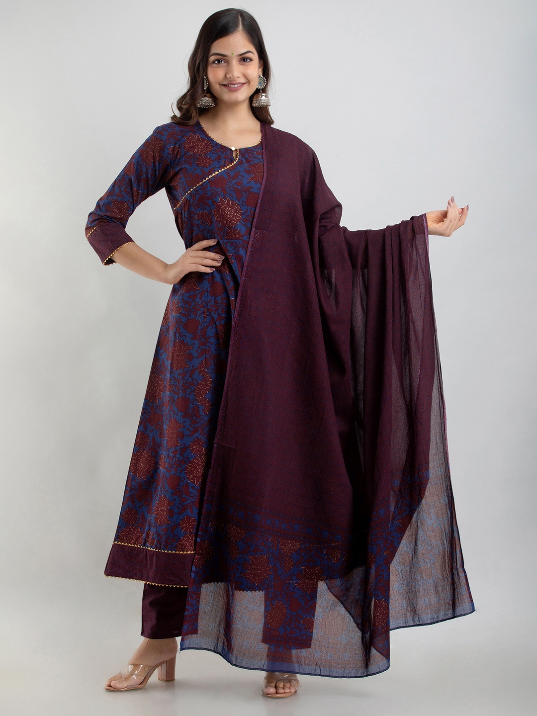 

OMASK Women Blue Floral Printed Kurta with Trousers & With Dupatta