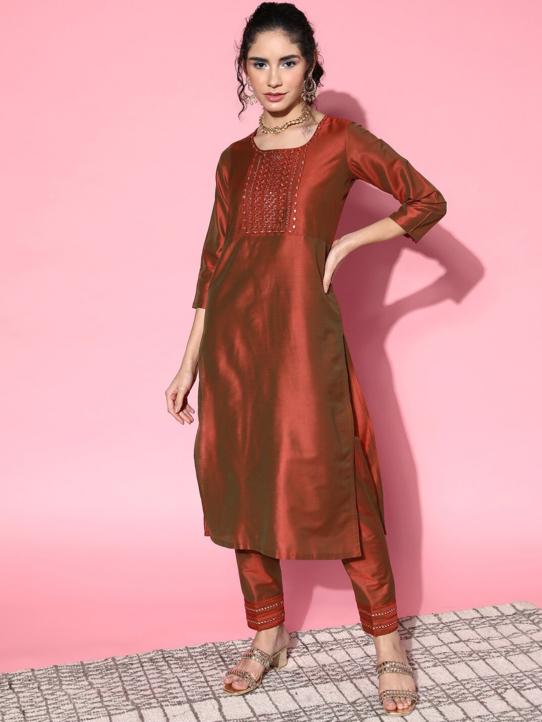 

Shae by SASSAFRAS Women Rust Marron Embroidered Mirror Work Kurta with Trousers