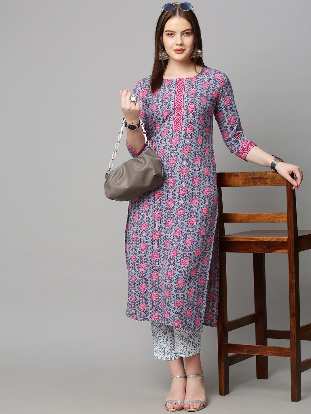 

KALINI Women Grey & Pink Floral Printed Kurta with Trouser Set