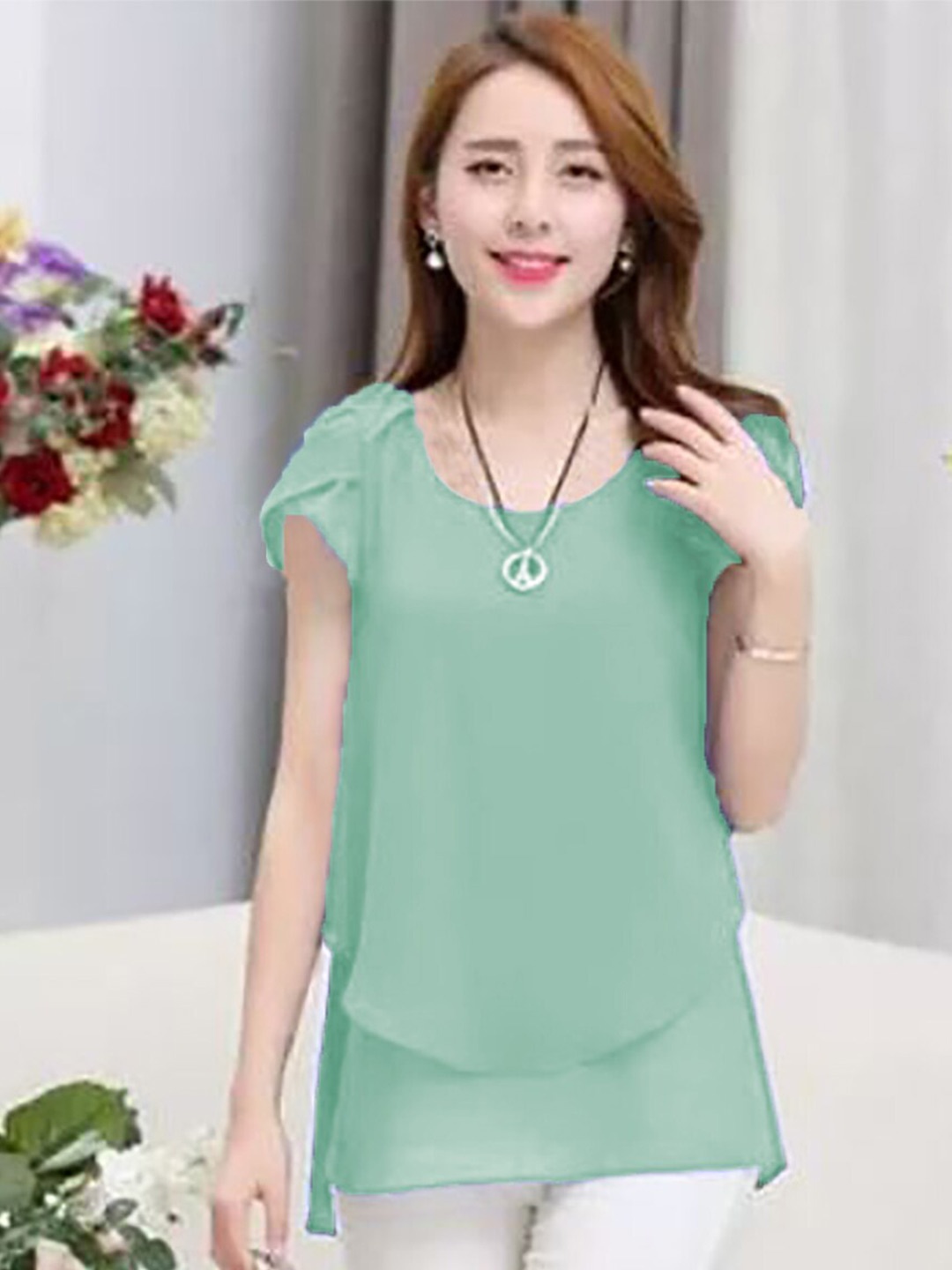 

La Aimee Solid Flutter Sleeves Top, Green