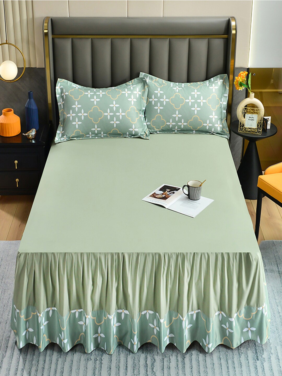 

JC Collection Green Printed Double King Bedding Set With Comforter