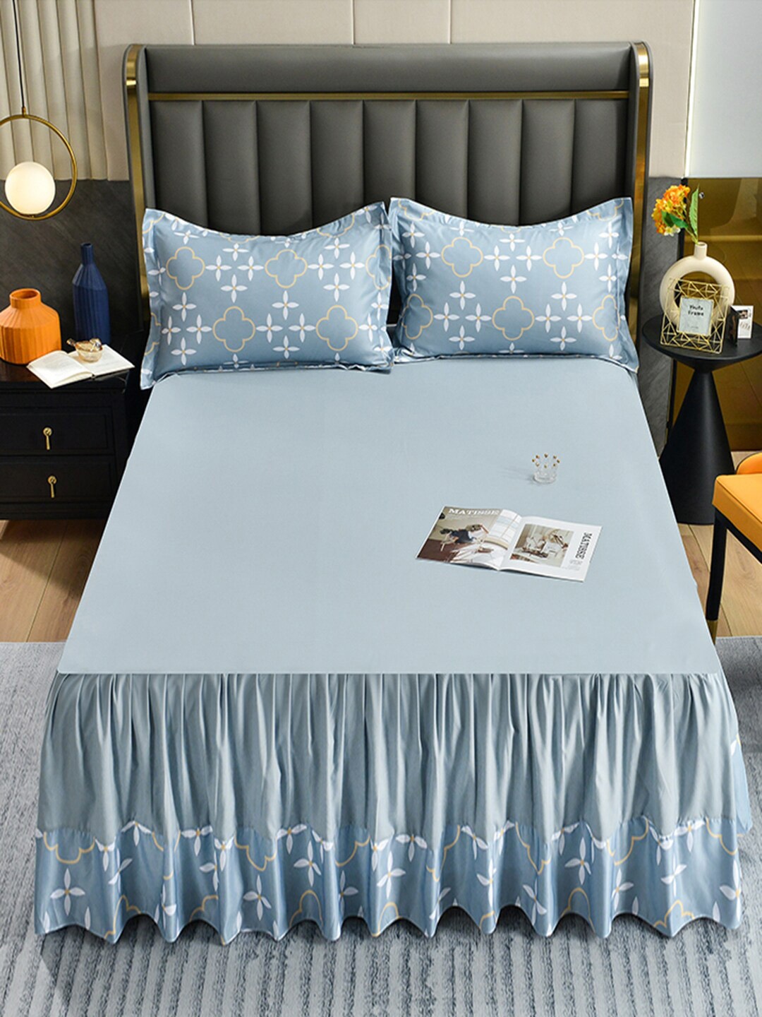 

JC Collection Blue & White Printed Bedding Set With Pillow Covers
