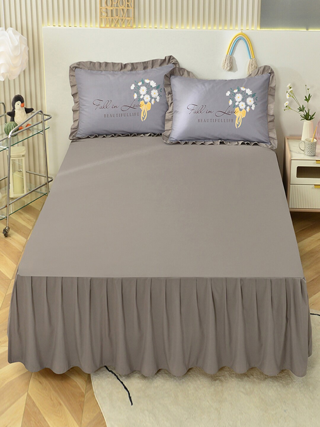 

JC Collection Set Of 4 Grey & White Floral Printed Double Queen Bedding Set