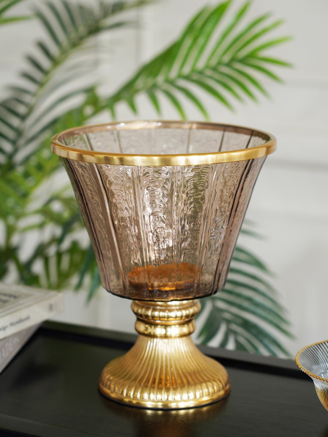 

Pure Home and Living Gold-Coloured Solid Votive Holder
