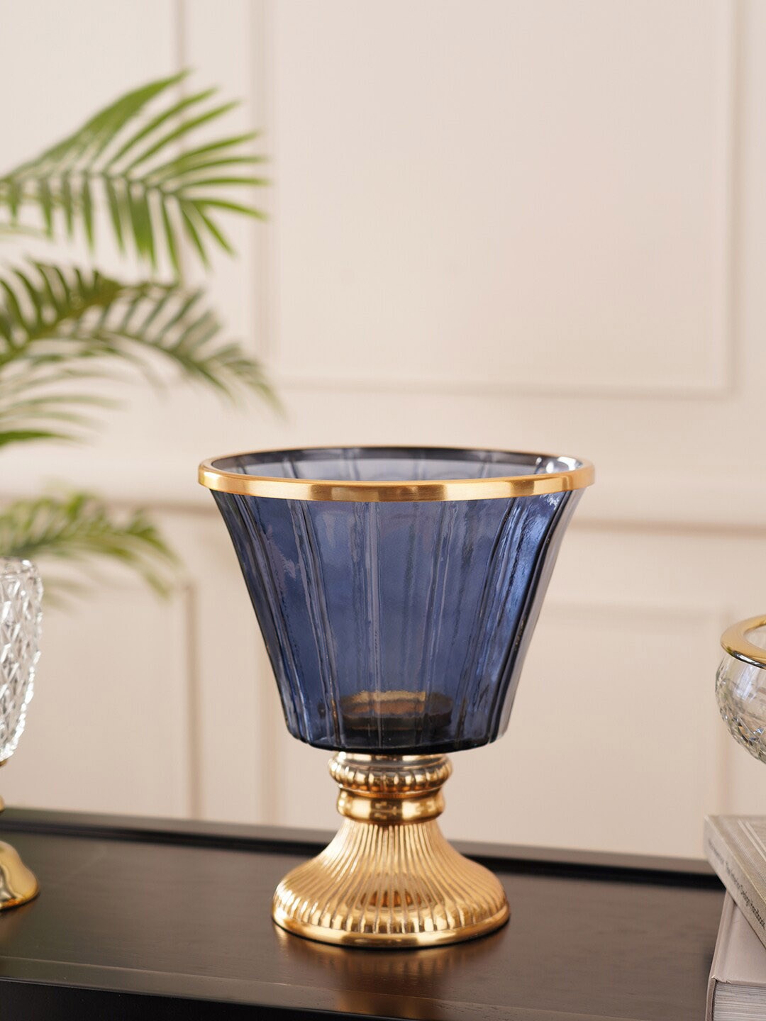 

Pure Home and Living Gold-Toned & Blue Textured Aluminum Candle Holders
