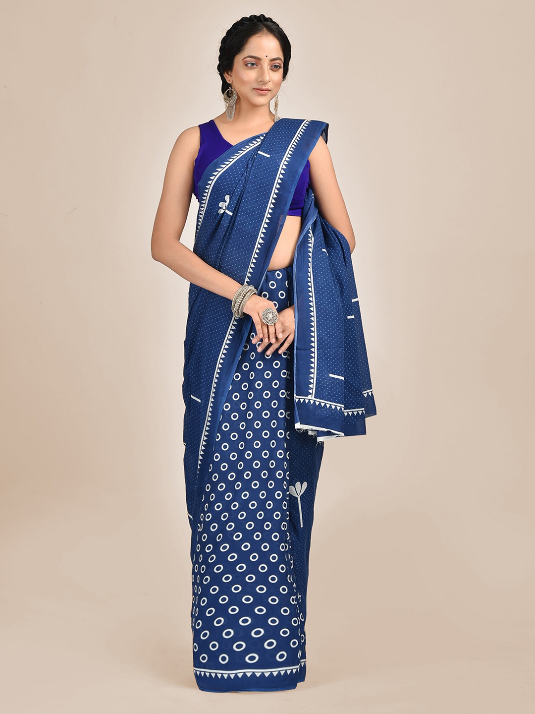 

Mitera Blue & White Floral Pure Cotton Saree