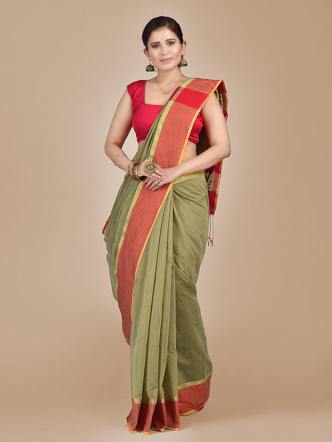 

Mitera Beige & Pink Colourblocked Saree