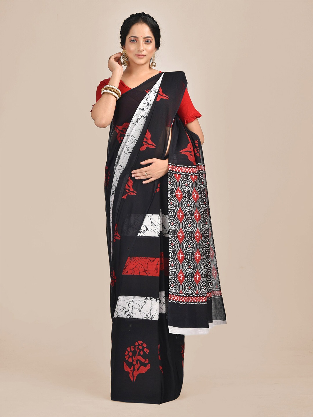 

Mitera Black & White Striped Pure Cotton Bagru Saree