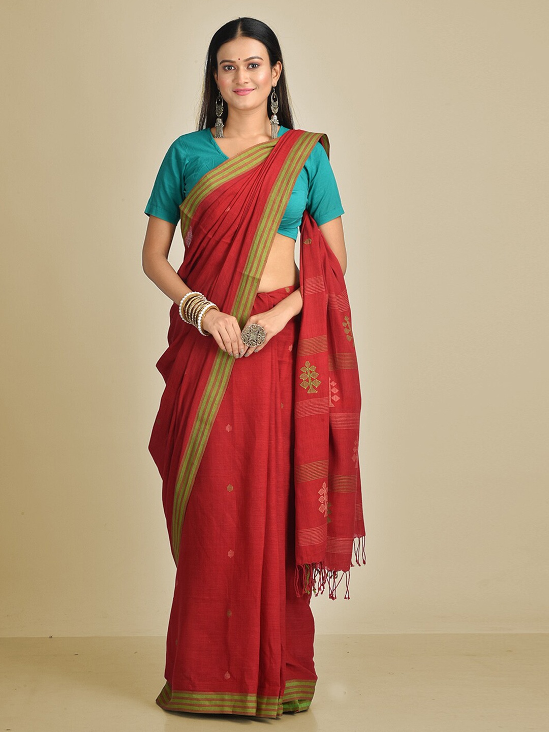 

Mitera Maroon & Green Ethnic Motifs Pure Cotton Jamdani Saree