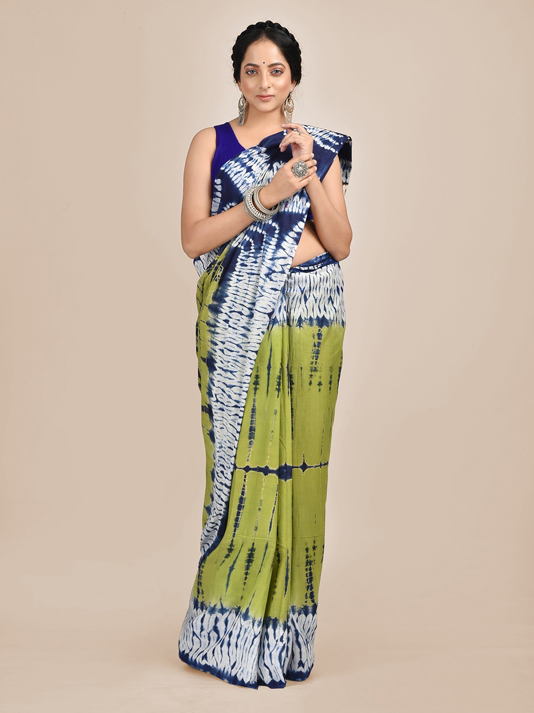 

Mitera Green & Navy Blue Tie and Dye Pure Cotton Saree