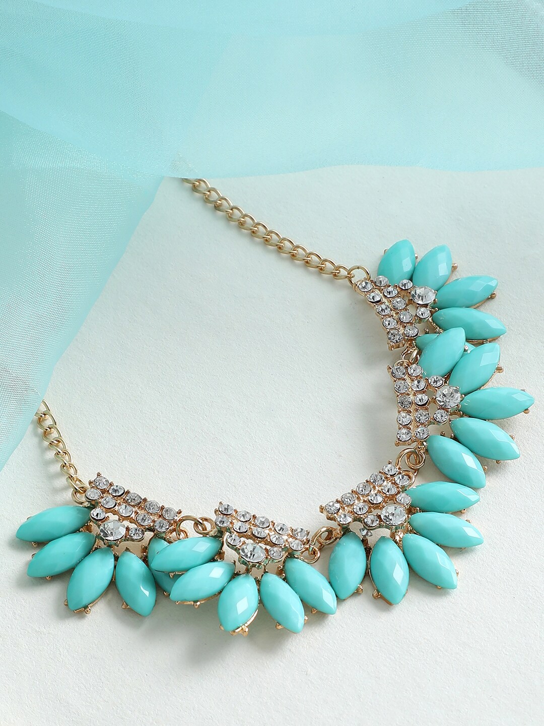 

SOHI Blue & White Gold-Plated Necklace
