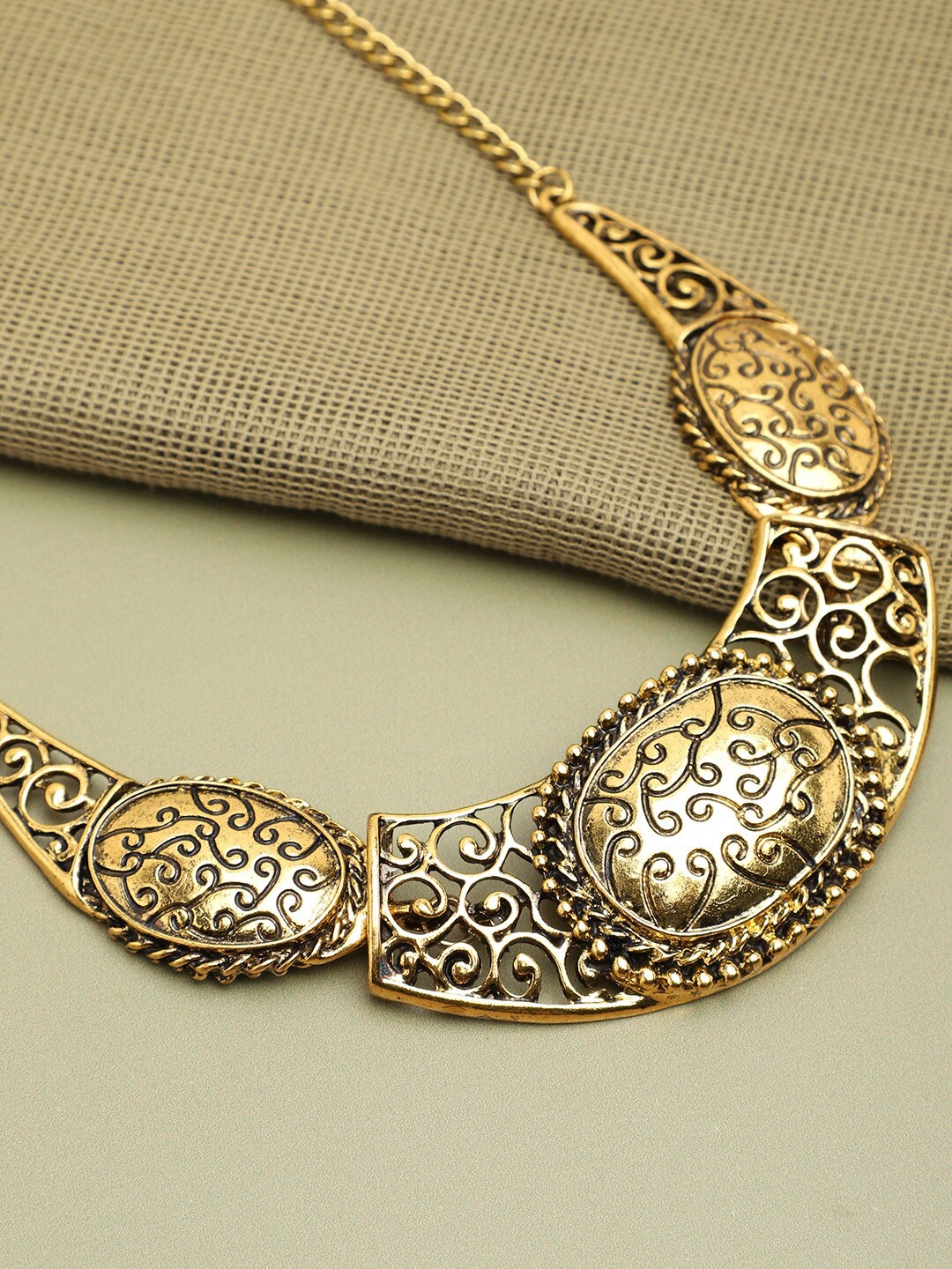 

SOHI Gold-Plated Necklace