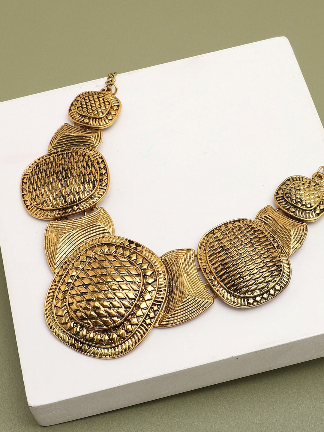 

SOHI Gold-Plated Necklace