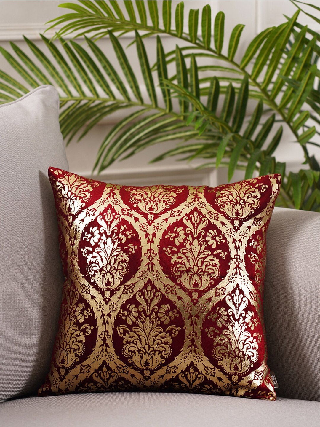 

Pure Home and Living Red & Gold-Toned Ethnic Motifs Velvet Square Cushion Covers
