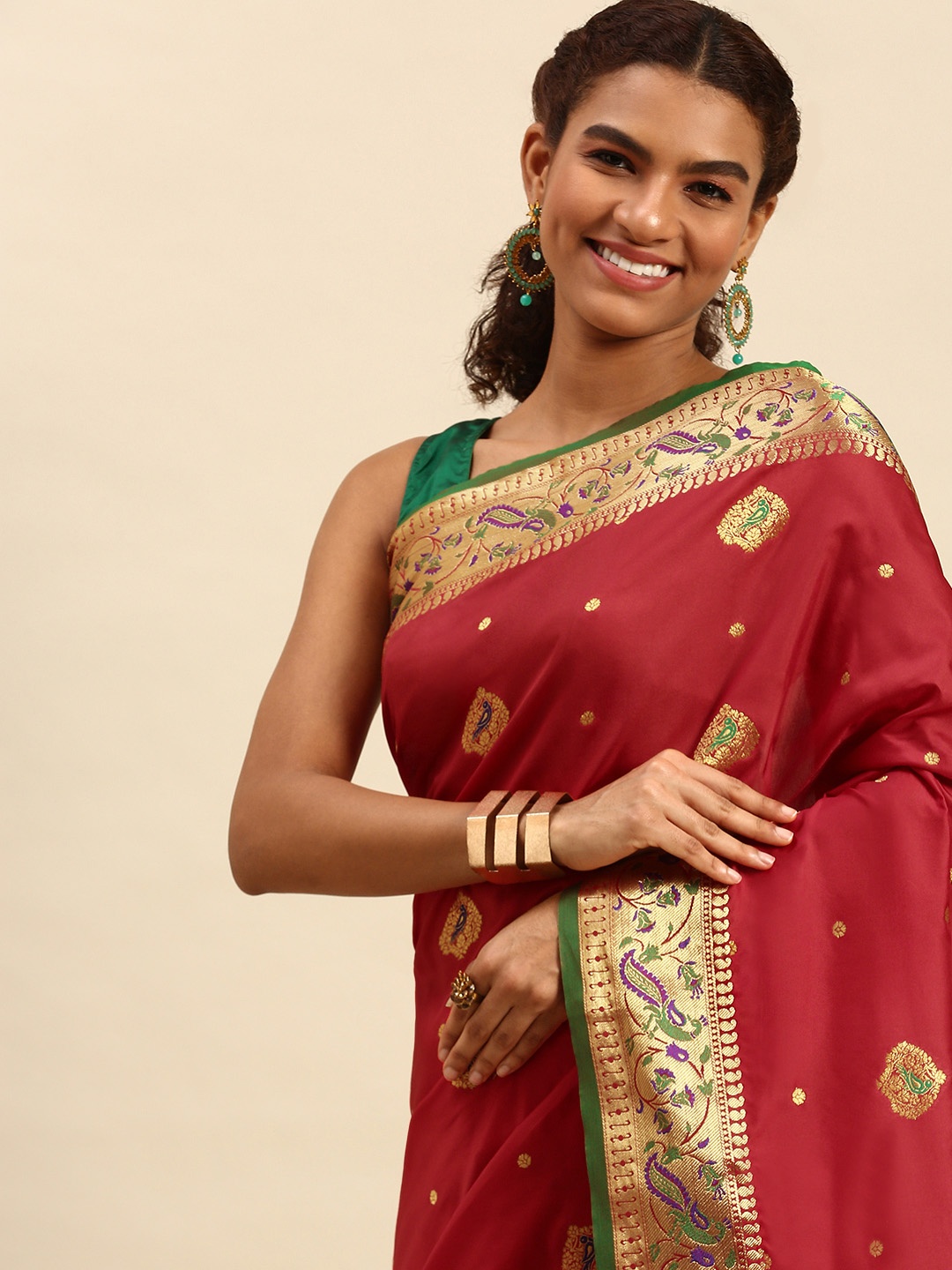 

SANGAM PRINTS Red & Golden Woven Design Silk Blend Saree