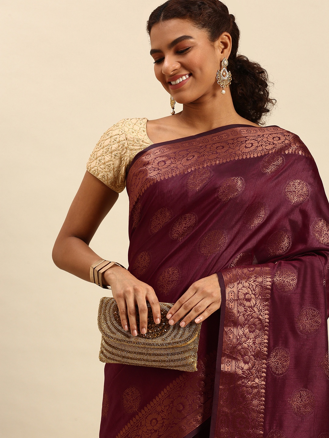 

SANGAM PRINTS Maroon & Golden Woven Design Silk Blend Saree