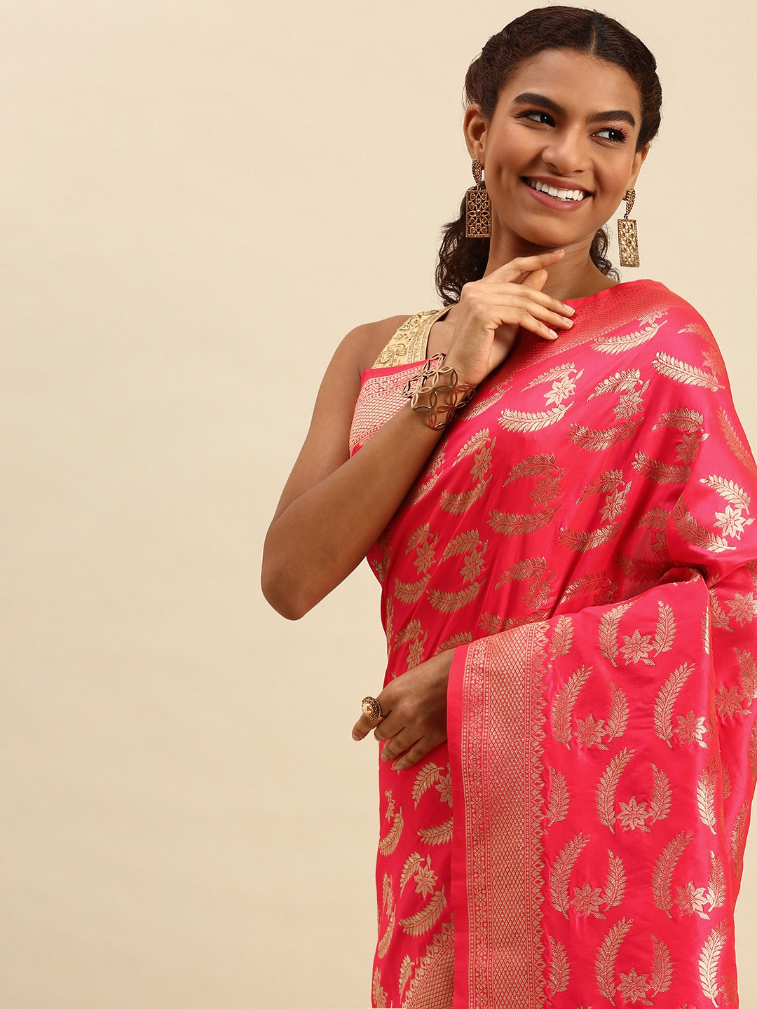 

SANGAM PRINTS Fuchsia Pink & Golden Woven Design Silk Blend Saree